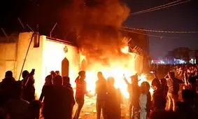 داخل کنسولگری ایران در نجف پس از به آتش کشیده شدن توسط مهاجمان نقابدار / فیلم