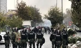 آماری تازه از خسارات و مجروحان ناآرامی‌های اخیر / مصدومین نیروهای انتظامی، بسیج و سپاه، سه برابر مردم عادی بود / آتش زدن 183 خودروی نظامی