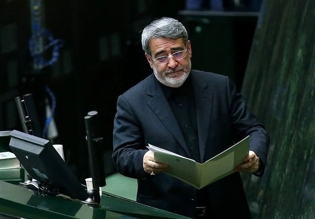 موسوی، عضو فراکسیون امید مجلس: استیضاح وزیر کشور بیش از ۳۴ امضای مصمم دارد / شاه‌کلید اتفاقات اخیر، وزیر کشور است / استیضاح‌کنندگان وزرا هم‌قسم شده‌اند که امضایشان را پس نگیرند