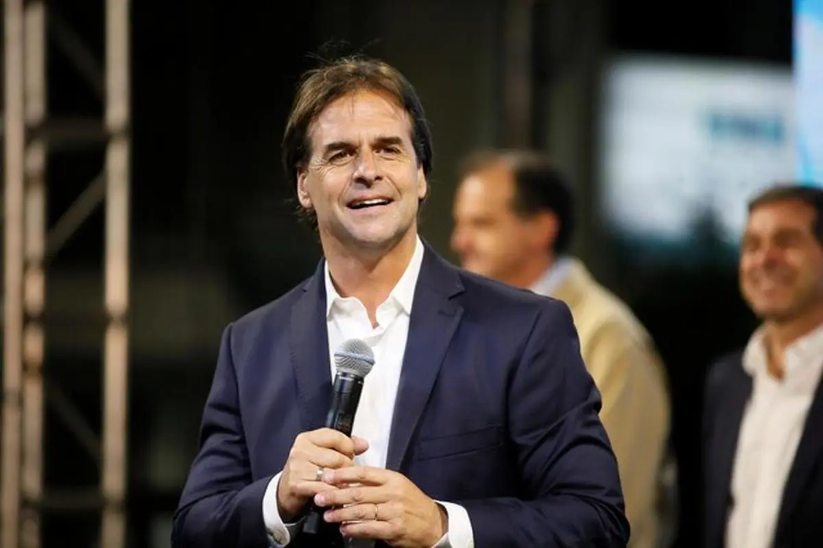 نماینده اپوزیسیون اوروگوئه در انتخابات ریاست جمهوری پیروز شد