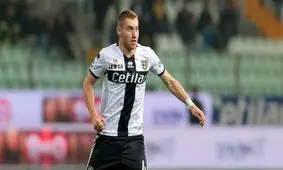 کونته به دنبال شکار هافبک پارما