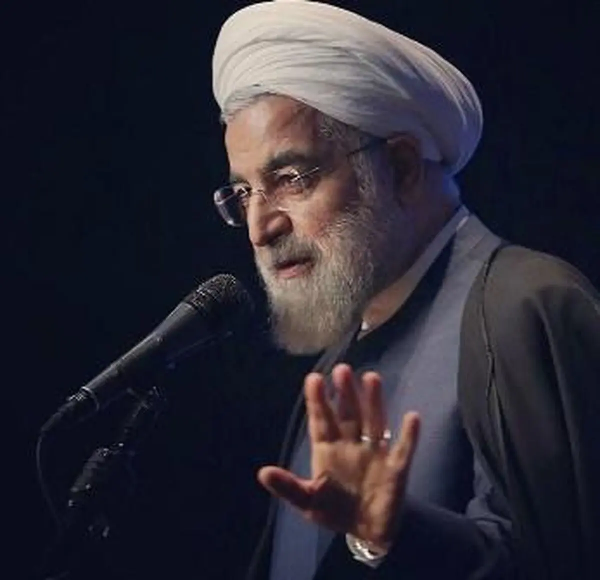 آيا کسي در مناظره‌ها به کمک روحاني خواهد آمد؟