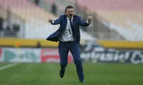 استراماچونی: ۵۰ هزار نفر پنالتی استقلال را دیدند به جز داور!