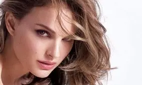 بازیگر زن نامزد اسکار، یک شعر مشهور فارسی را استوری کرد