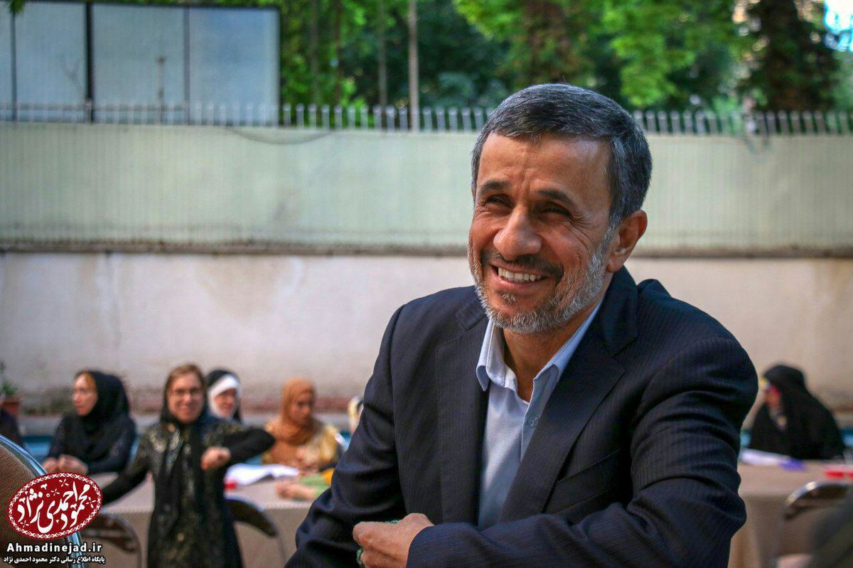 حضور احتمالی احمدینژاد در انتخابات اسفند معادلات را برهم میزند؟/ طیف "بهار" حاضر به موضع گیری صریح نیست؛ جوانفکر : مگر احمدینژاد کار انتخاباتی میکند؟
