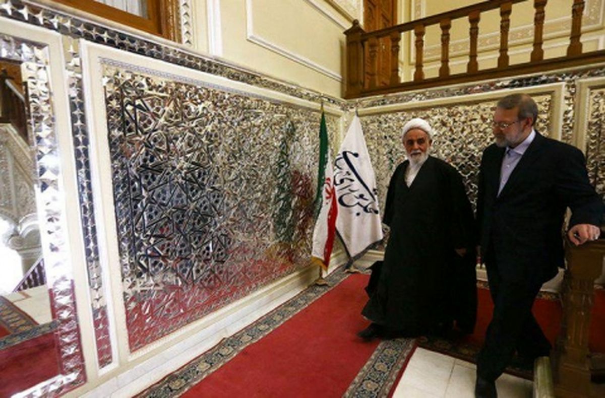 حمایت لاریجانی و ناطق از روحانی و ماندن دست اصولگرایان در پوست گردو
