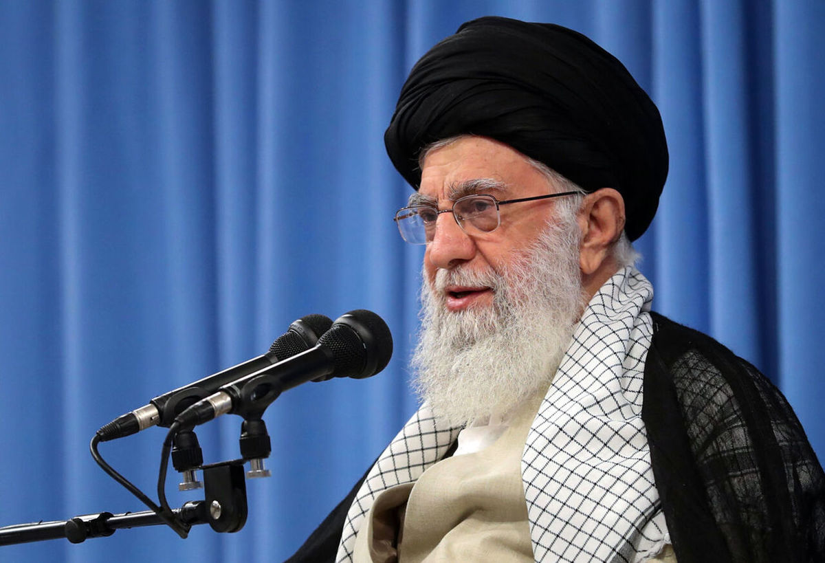میهمانان شرکتکننده در اجلاس وحدت اسلامی با فرمانده کل قوا دیدار میکنند