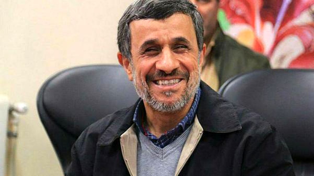 شعار مردم در حاشیه سخنرانی احمدی‌نژاد در زاهدان؛ روحانی استعفا! / فیلم