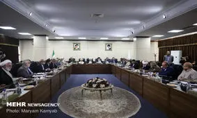 مجمع تشخیص مصلحت هیچ بحثی درباره گران شدن بنزین نداشته است