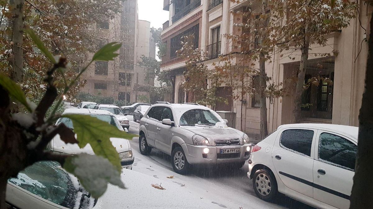 بارش برف تهران را قفل کرد / شهرداری تهران غافلگیر شد + عکس