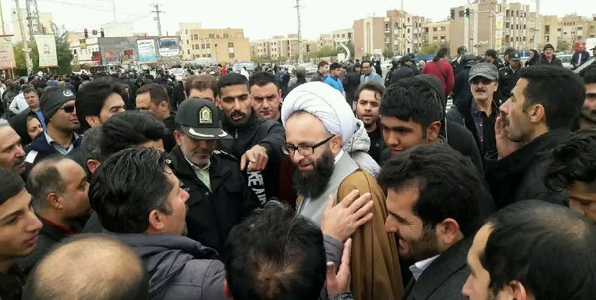 امام جمعه پرند در جمع معترضان+عکس