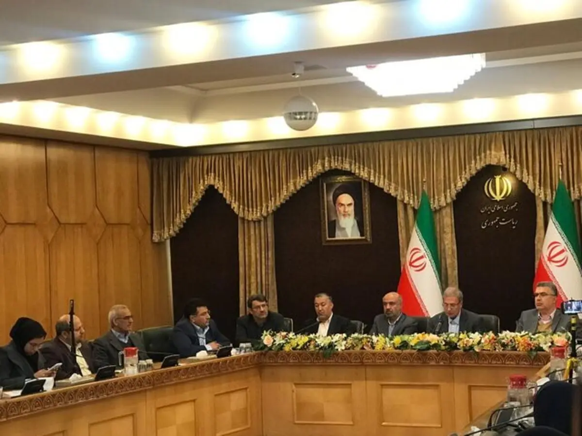رئیس جمهور خود را فدای مصالح مردم و کشور کرد / اعلام خبر افزایش قیمت بنزین نظم عمومی را برهم می‌زد