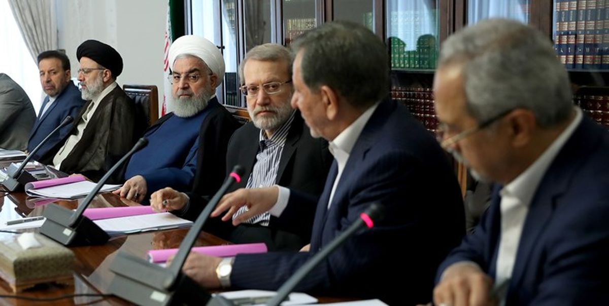 در جلسه سران قوا برای تصمیمگیری درباره قیمت بنزین چه گذشت؟
