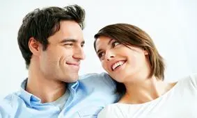 زن‌ها با این ۱۰ روش یک مرد را عاشق و دیوانه خودشان می‌کنند