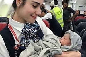 تولد نوزاد در ارتفاع 12 کیلومتری از سطح زمین+تصویر