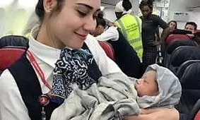 تولد نوزاد در ارتفاع 12 کیلومتری از سطح زمین+تصویر