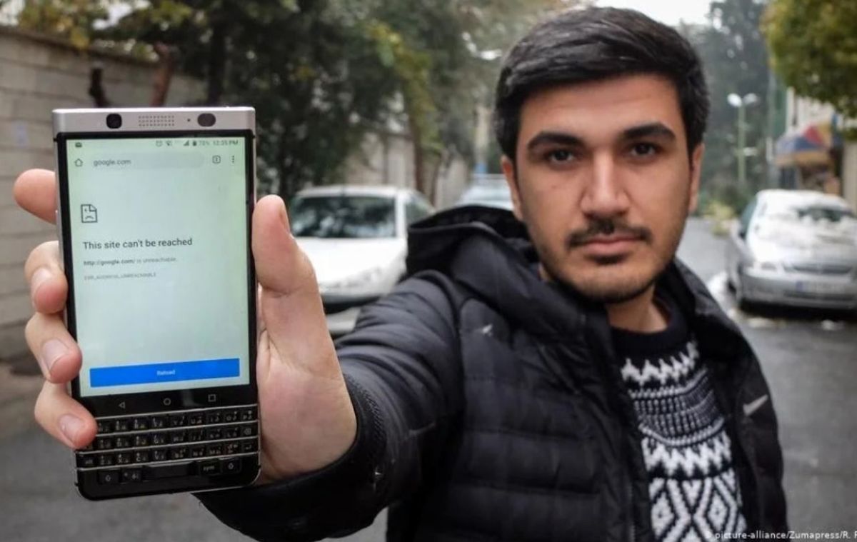 درست و غلط فیلترینگ اینترنت / آیا دولت در بحران اخیر میتوانست اینترنت را قطع نکند؟