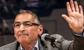 صادق زیباکلام: نمی توانم در چشم کسانی که با تشویق من به روحانی رأی دادند، نگاه کنم؛ شرمنده آنها هستم