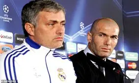 پیشنهاد رئال به مورینیو: 12 میلیون بگیر، به تاتنهام نرو