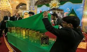 قرآن طلای هنرمند ایرانی به حرم علوی اهدا شد + عکس