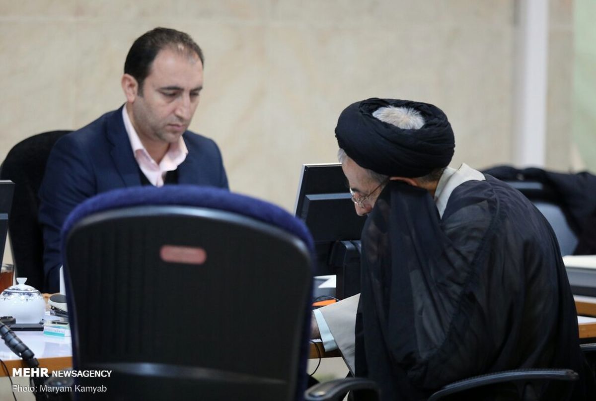 دومین روز ثبت نام انتخابات مجلس شورای اسلامی در تهران+ عکس