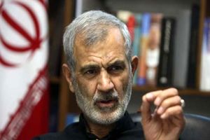 هشدار غفوری‌فرد درباره رفتارهای خطرناک احمدی‌نژاد / اگر با نظام دربیفتد ...