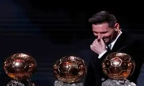 فان‌دایک ۷ امتیاز با توپ طلا فاصله داست