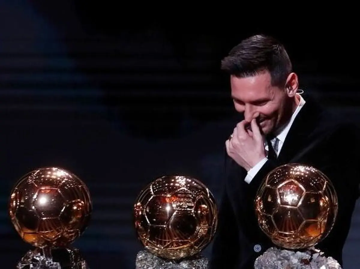 فان‌دایک ۷ امتیاز با توپ طلا فاصله داست