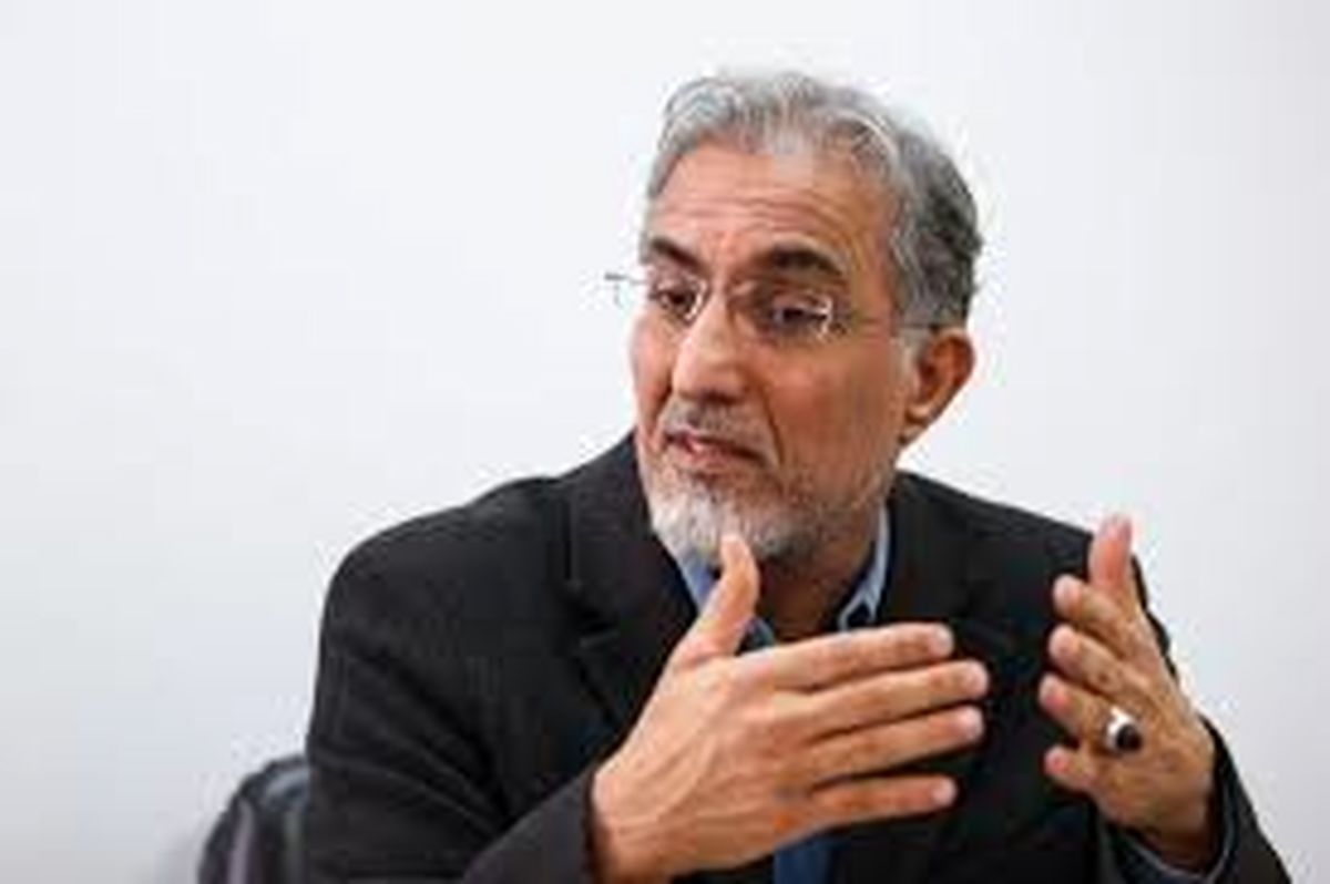 پاسخ راغفر به انتقادات درباره پیش بینی دلار 40 هزار تومانی / شواهد حاکی از تلاش برای کودتا در ایران است