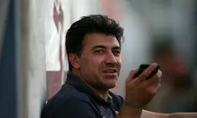 نوازی: اگر اشتباه داوری نباشد، استقلال مقابل سپاهان پیروز است