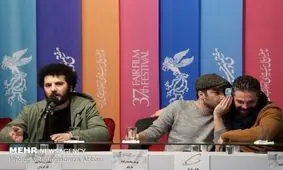 اهدای سیمرغ صنایع‌دستی به عوامل فیلم منتخب مردم در جشنواره فجر