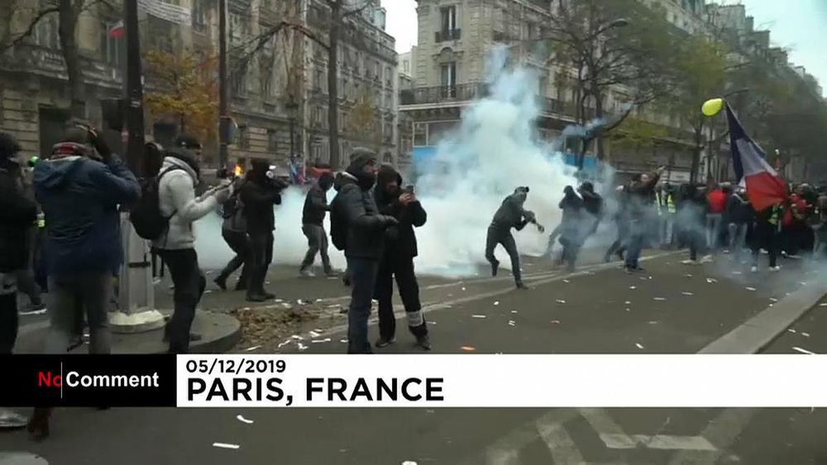 دومین روز اعتصاب‌ها در فرانسه / معترضان که هستند و چه می‌خواهند؟