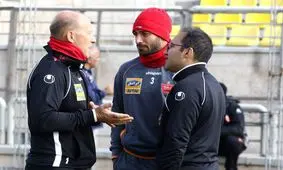 جلسه سرپایی کالدرون با شجاع