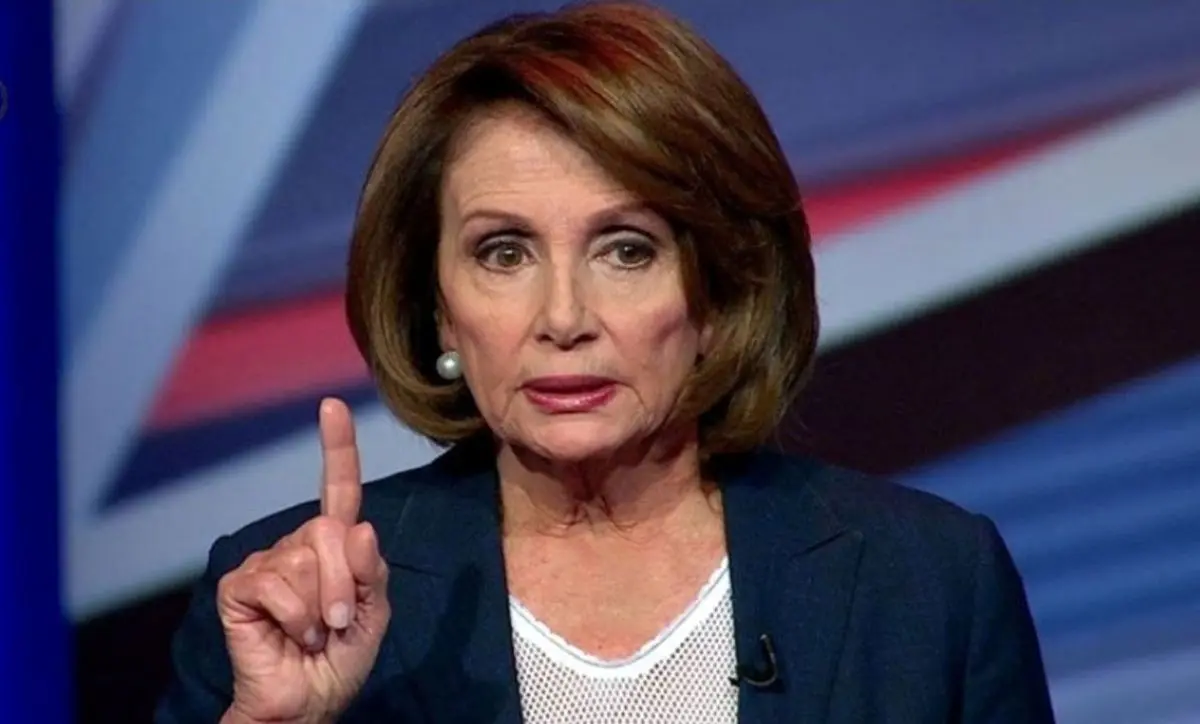 پلوسی خطاب به یک خبرنگار: سر به سر من نگذار!