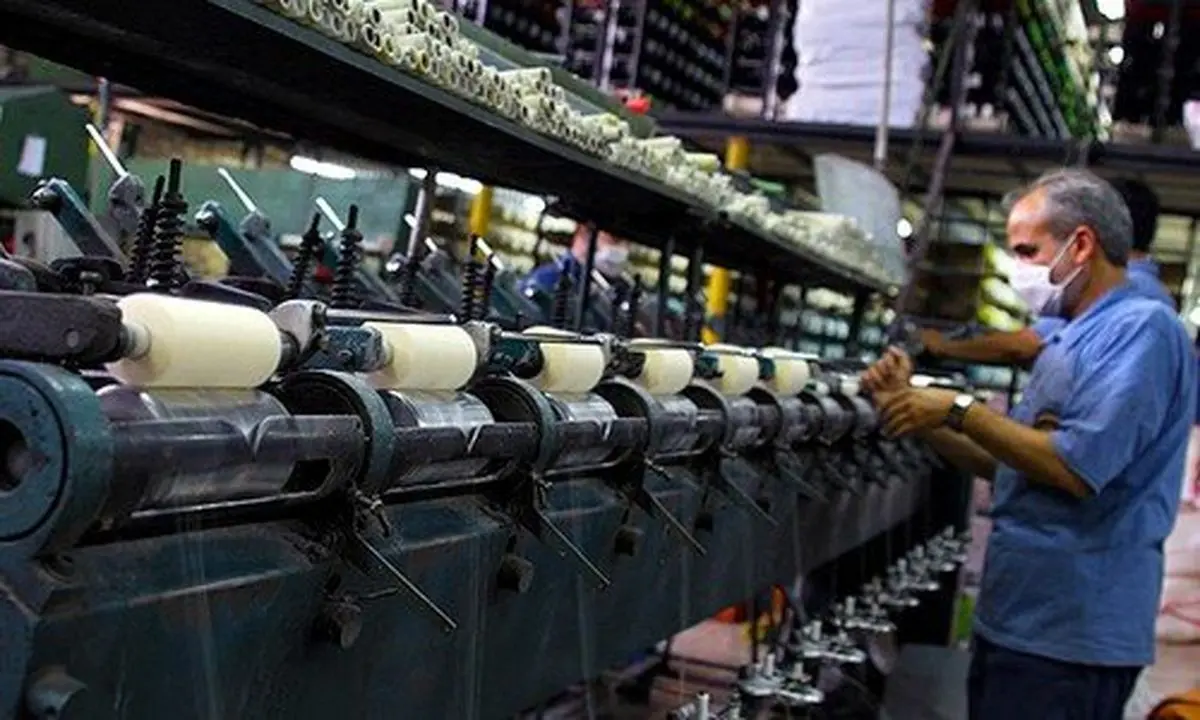 کارگران چند شیفت در روز کار می‌کنند