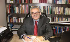 سایه بورژوایِ مارکسیست/ شفیعی کدکنی پدرخوانده ادبی است