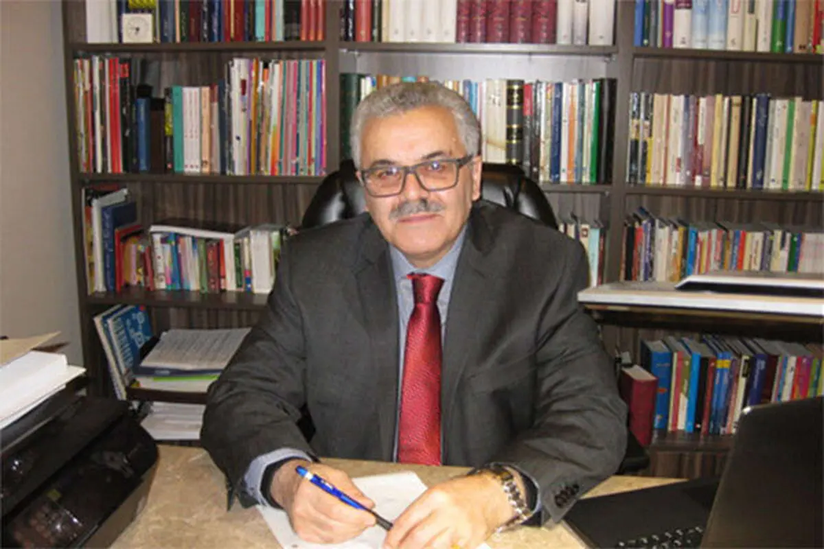 سایه بورژوایِ مارکسیست/ شفیعی کدکنی پدرخوانده ادبی است