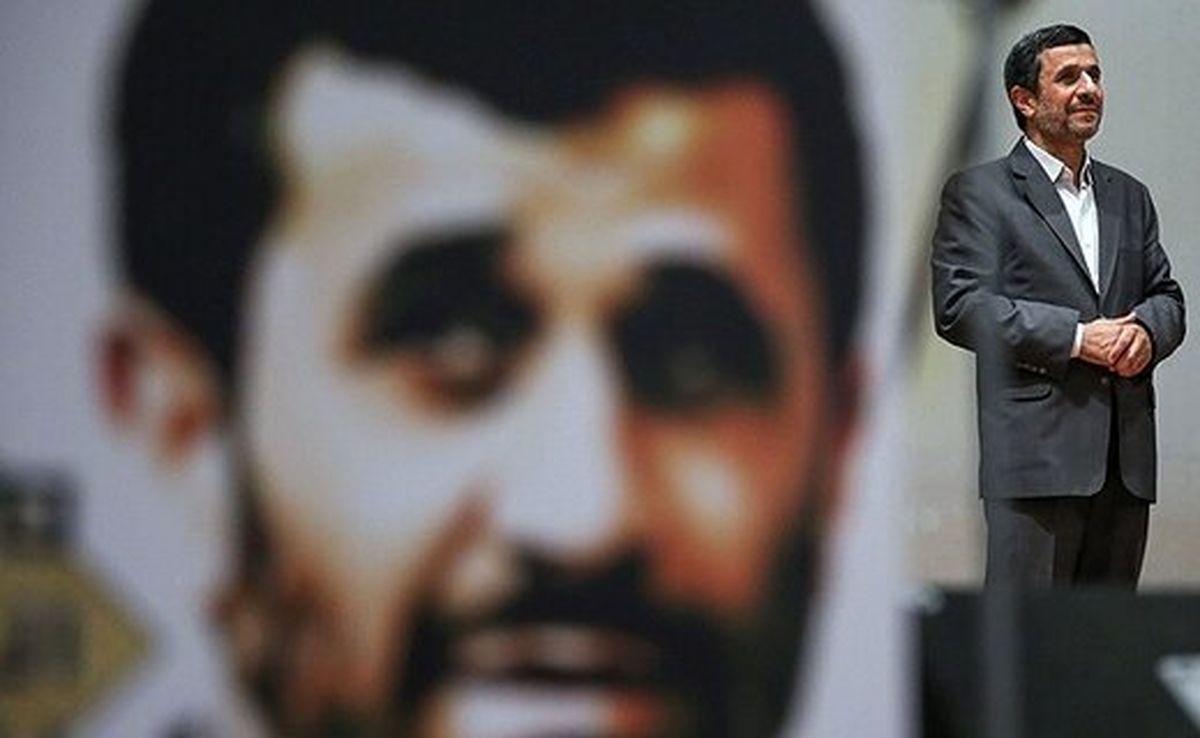 ترافیک احمدی‌نژادی‌ها پشت درِ مجلس/ پرچمداران کاندیداتوری ۹۸