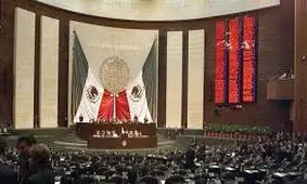 پیام نماینده مجلس در مکزیک بعد از لخت شدن / عکس