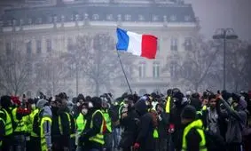 پاریس در اعتصاب؛ دوشنبه سیاه همه جا را فلج کرد