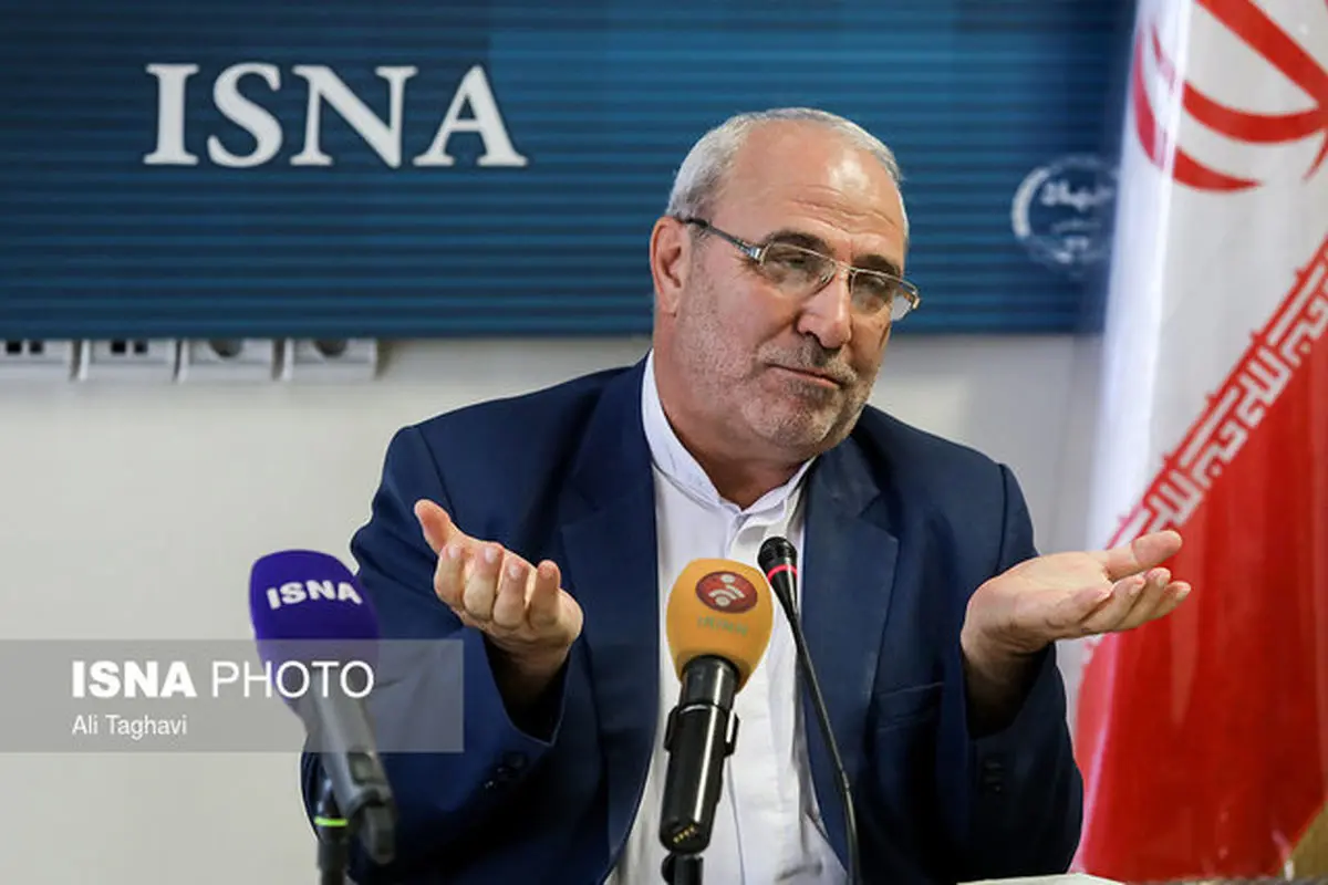 انتقاد نماینده شاهین‌شهر از ارائه نشدن گزارش‌های کارشناسی مرکز پژوهش‌ها به نمایندگان