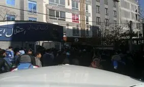 ورود پلیس به جمع معترضین استقلال