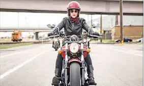 شرط آزادشدن موتورسواری بانوان لو رفت!