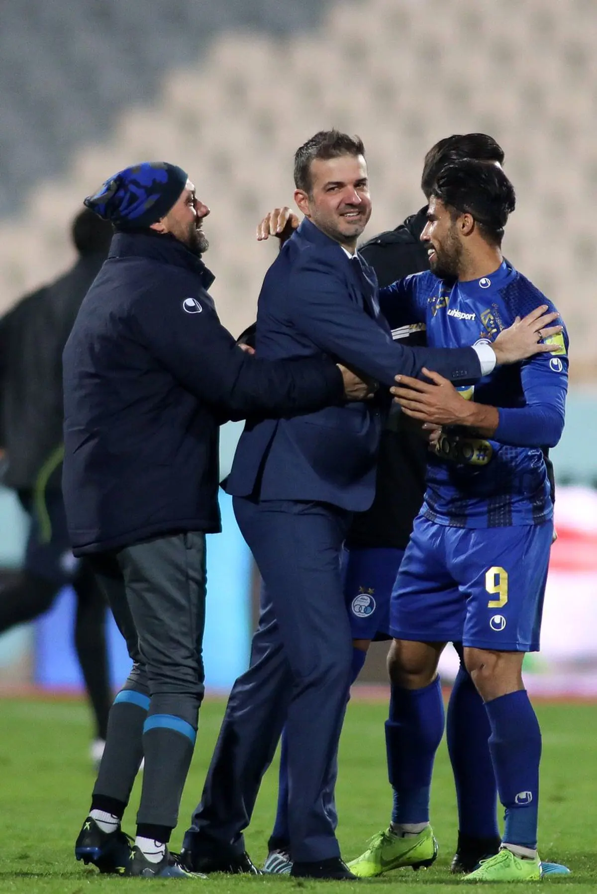 استراماچونی: دیروز قرار بود به تهران پرواز کنم اما..