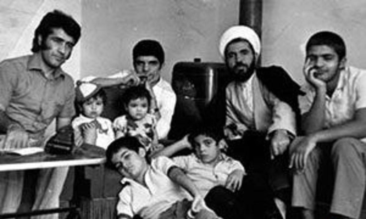 فعالیتهای انقلابی شهید مفتح به روایت همسرش / اولین بار اسم امام در مسجد قبا برده شد