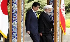 ژاپن‌ تایمز: آبه و روحانی احتمالا در باره لغو تحریم‌های آمریکا رایزنی می‌کنند