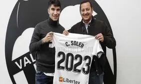 سولر با والنسیا تا 2023 تمدید کرد