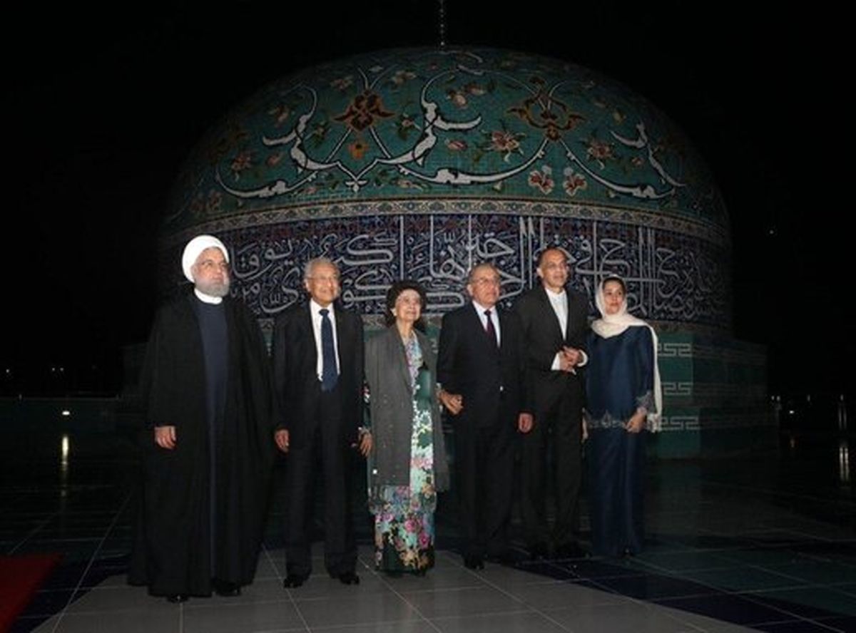 تصویری از بدرقه هنری نخستوزیر مالزی از حسن روحانی