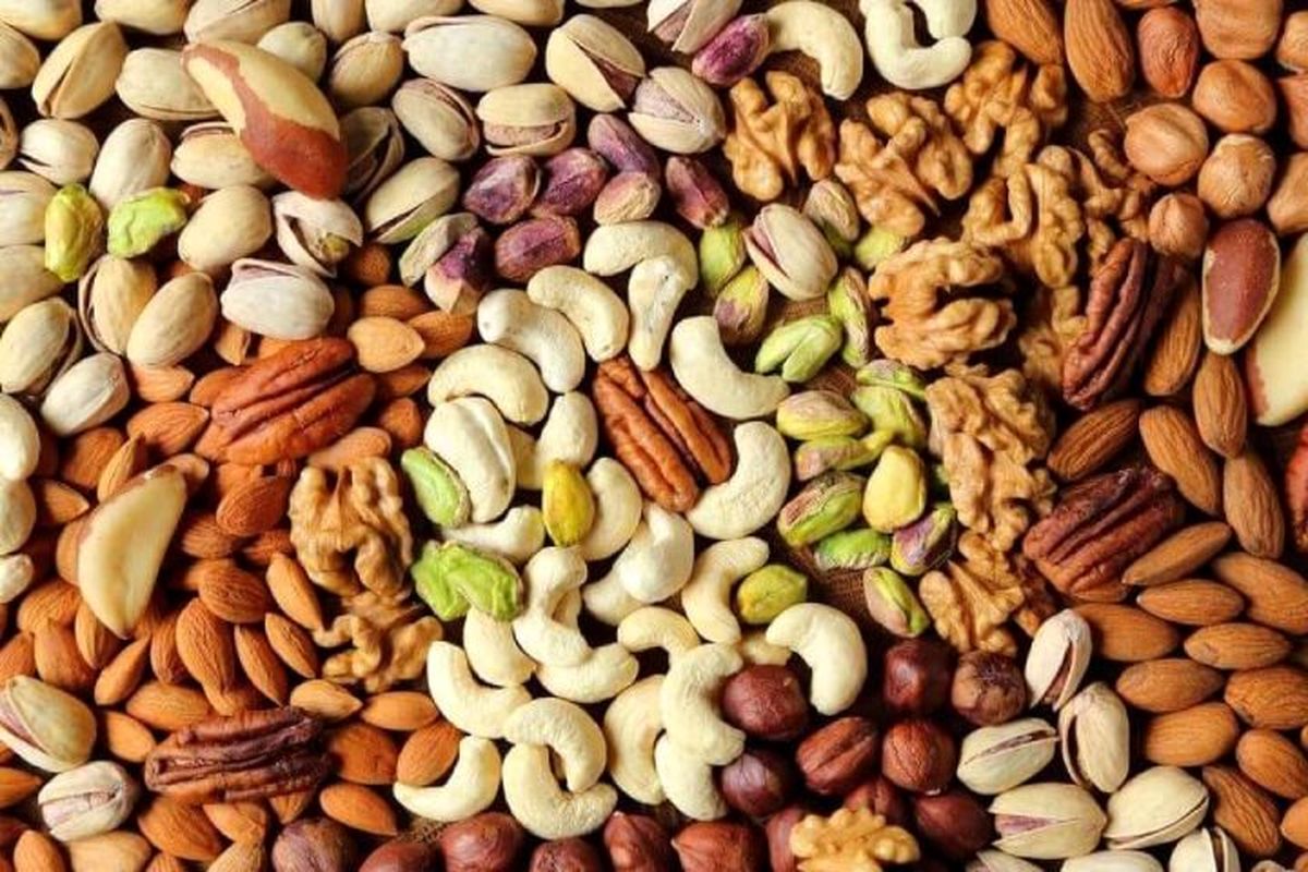 بازار آجیل و خشکبار رنگ و بویی دیگر به خود گرفت/قیمت هر بسته آجیل چهار مغز لوکس یک میلیون تومان