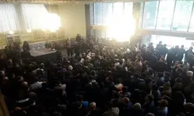 درهای تالار وحدت برای پوشش مراسم تشییع عارف لرستانی باز شد